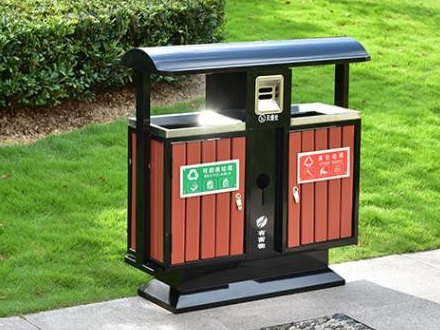 未完成“垃圾分类任务”，垃圾站捣碎新鲜白菜充当厨余垃圾？